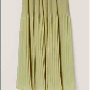 H&M Pleated Skirt
